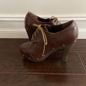 Brown pumps